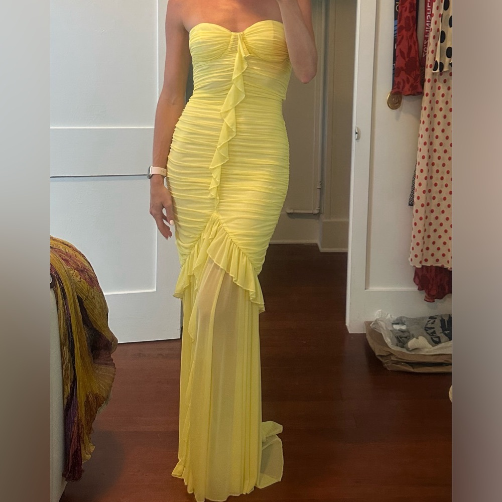 MAJORELLE Giules Gown in Light Yellow - Picture 2 of 9